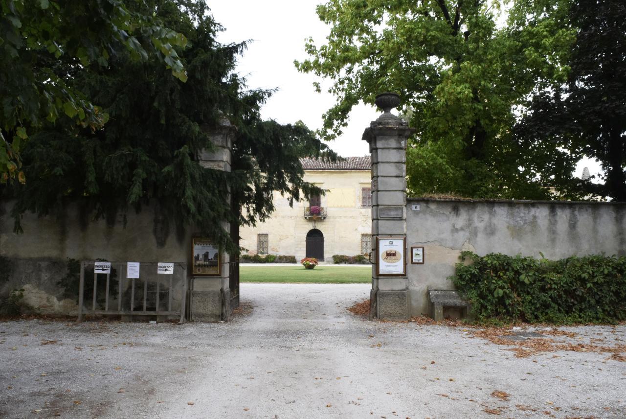 Ostello Castello Mina Della Scala Casteldidone Exterior photo